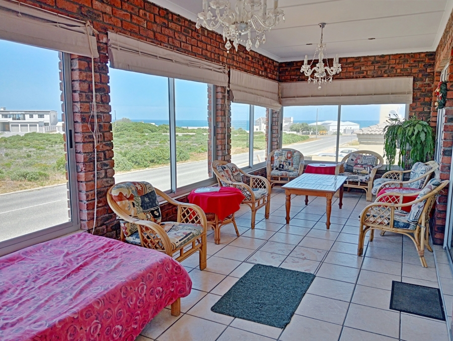 4 Bedroom Property for Sale in Struisbaai Western Cape